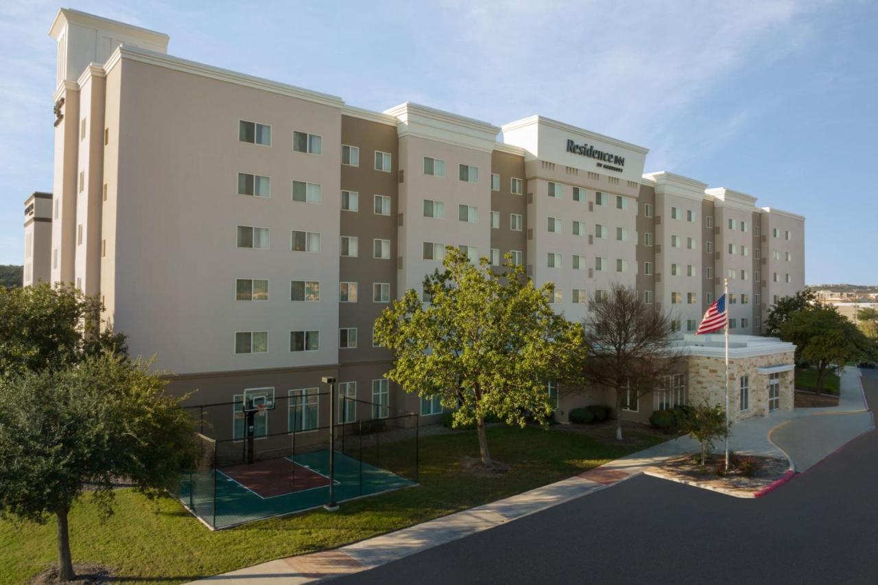 Residence Inn By Marriott San Antonio Six Flags At The Rim Exteriör bild